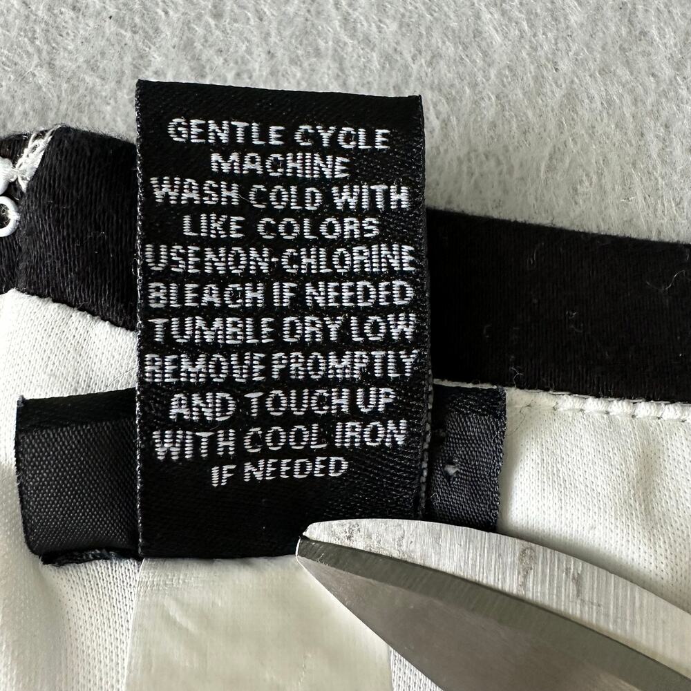 Torrid Floral Peplum Structured Tank Top Black White Lined Blouse Sz 1 / XL - Picture 12 of 12